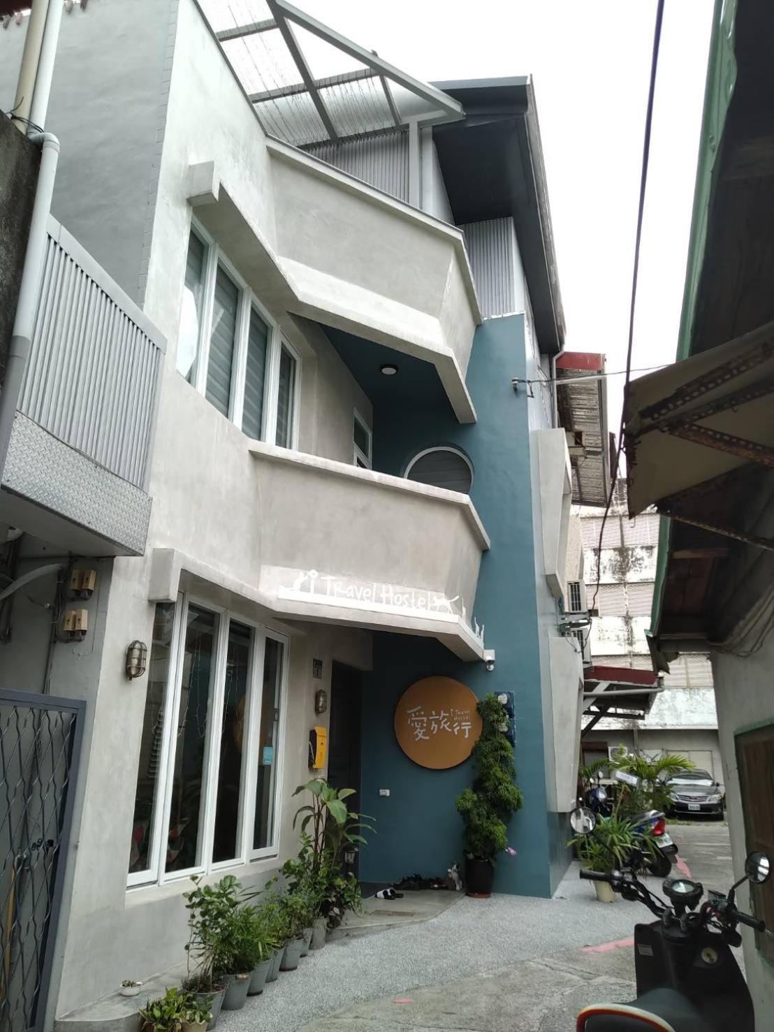 愛旅行民宿&近東大門夜市 Hualien Exterior foto