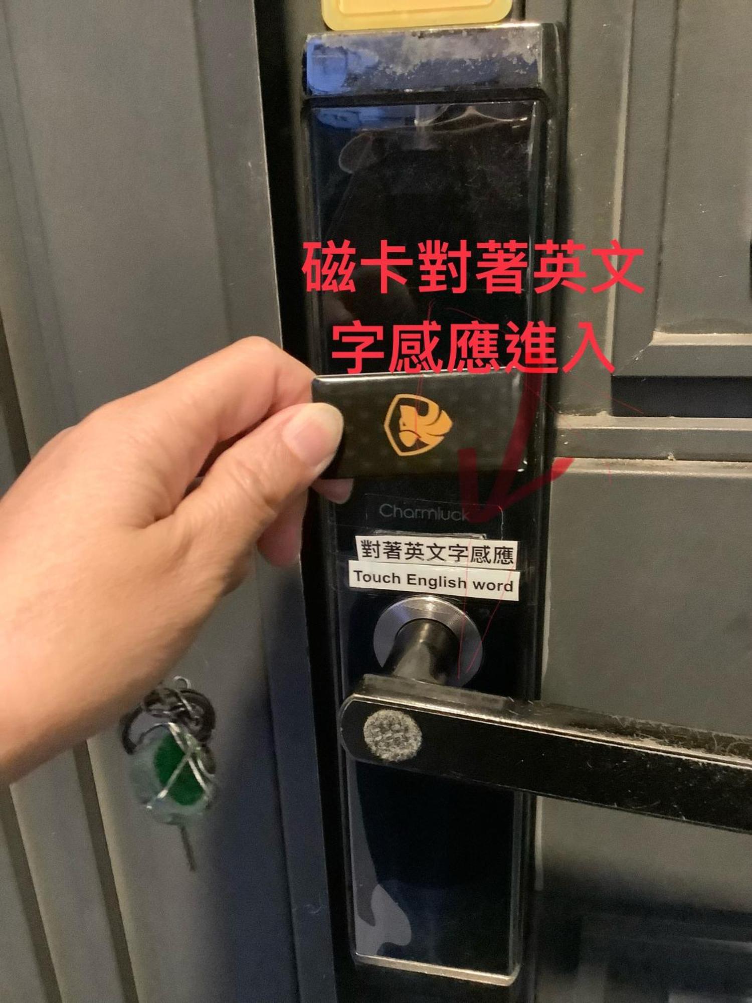 愛旅行民宿&近東大門夜市 Hualien Exterior foto